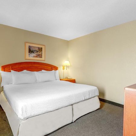 Days Inn By Wyndham Red Deer Ngoại thất bức ảnh