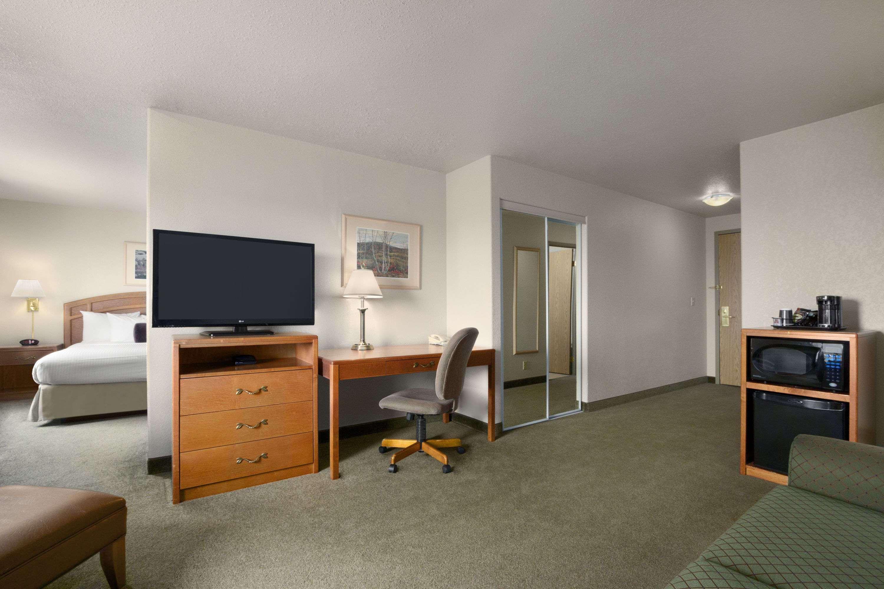 Days Inn By Wyndham Red Deer Ngoại thất bức ảnh