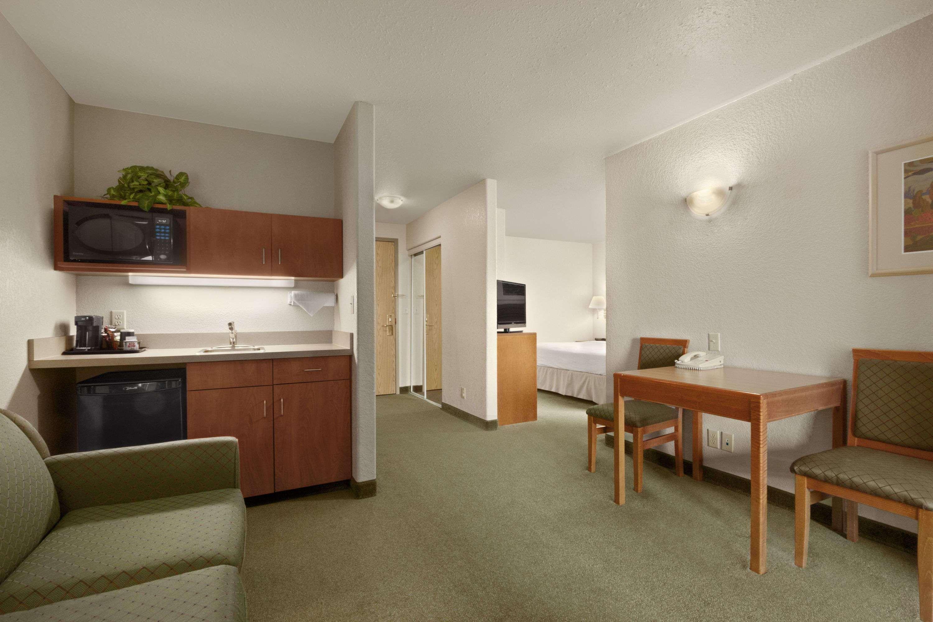 Days Inn By Wyndham Red Deer Ngoại thất bức ảnh