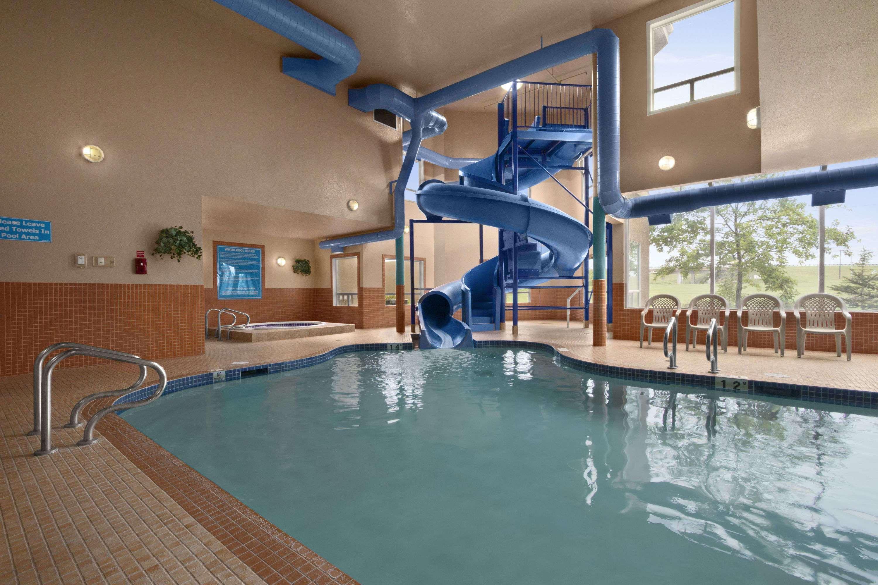 Days Inn By Wyndham Red Deer Ngoại thất bức ảnh