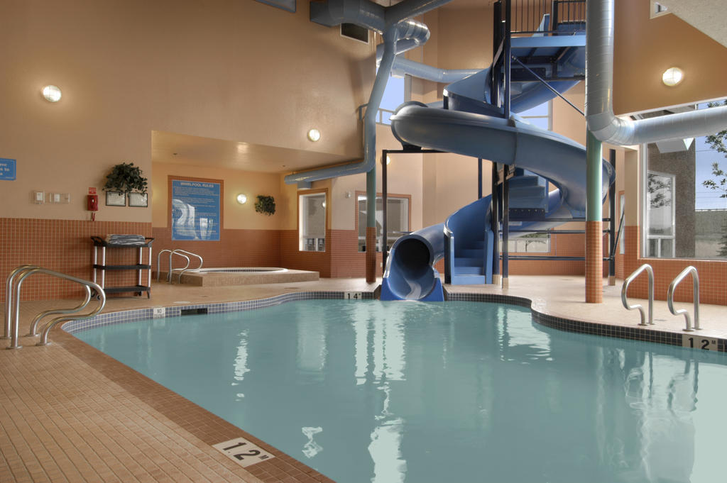 Days Inn By Wyndham Red Deer Ngoại thất bức ảnh