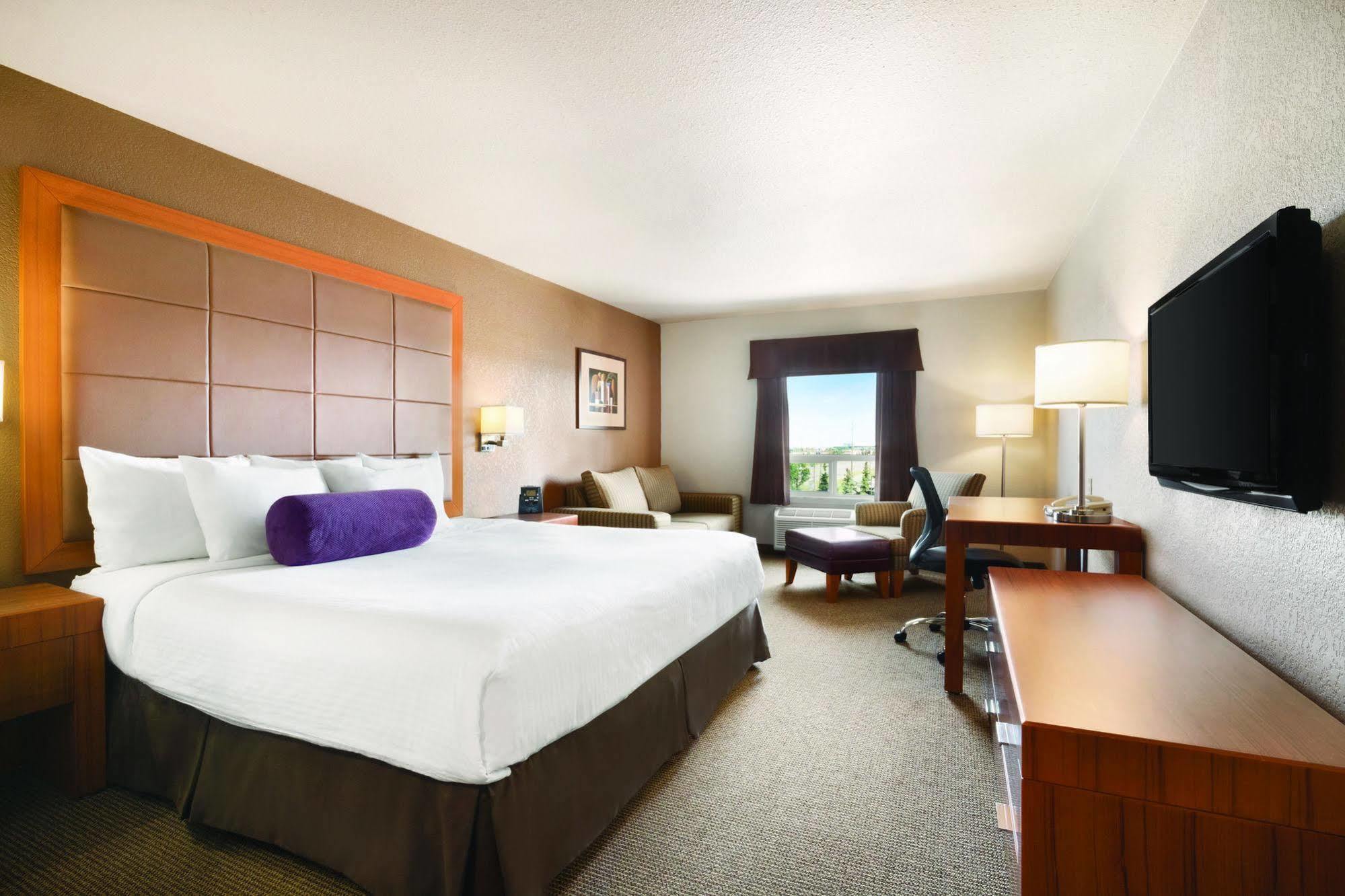 Days Inn By Wyndham Red Deer Ngoại thất bức ảnh